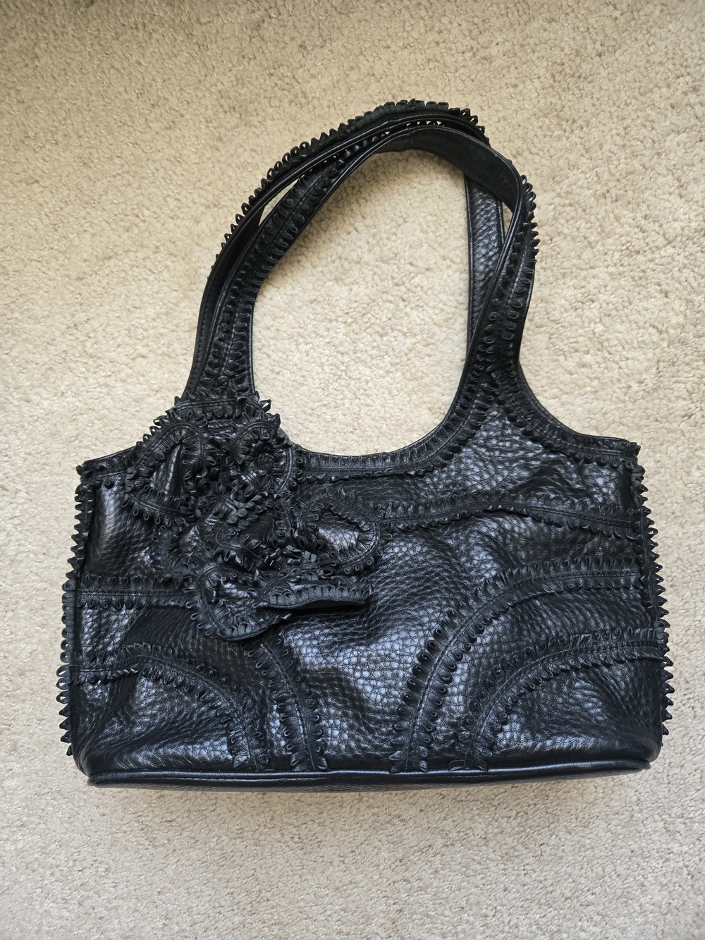 Isabella Fiore Black Leather Shoulder Bag with Floral Detail
